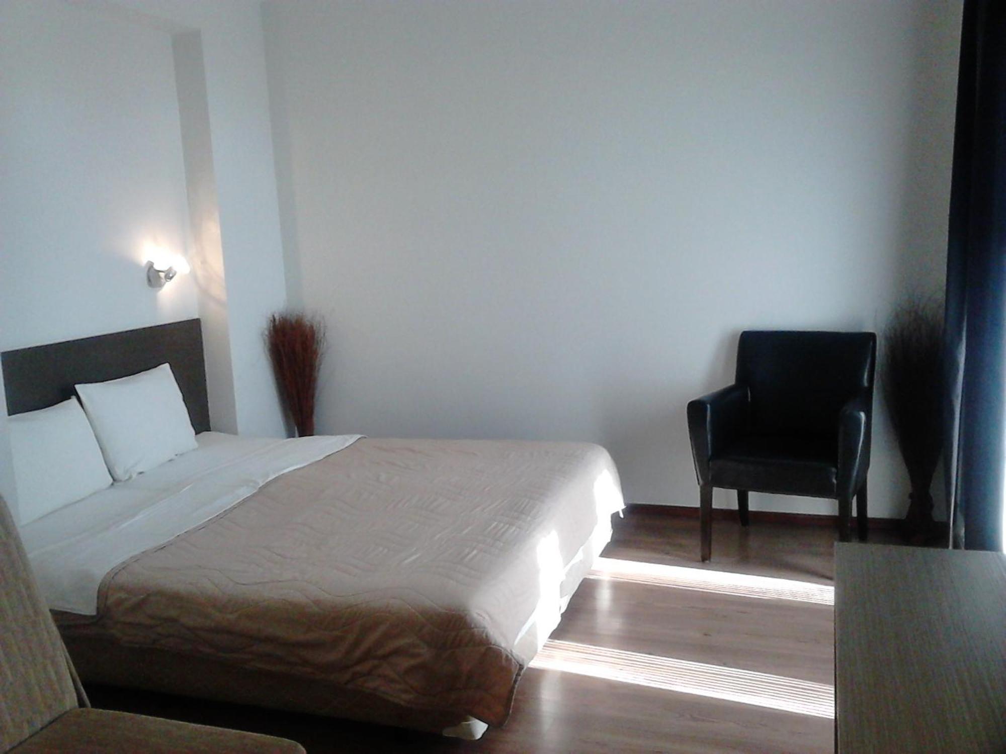 Hotel Prenociste Konstantin 2008 Ni Pokoj fotografie