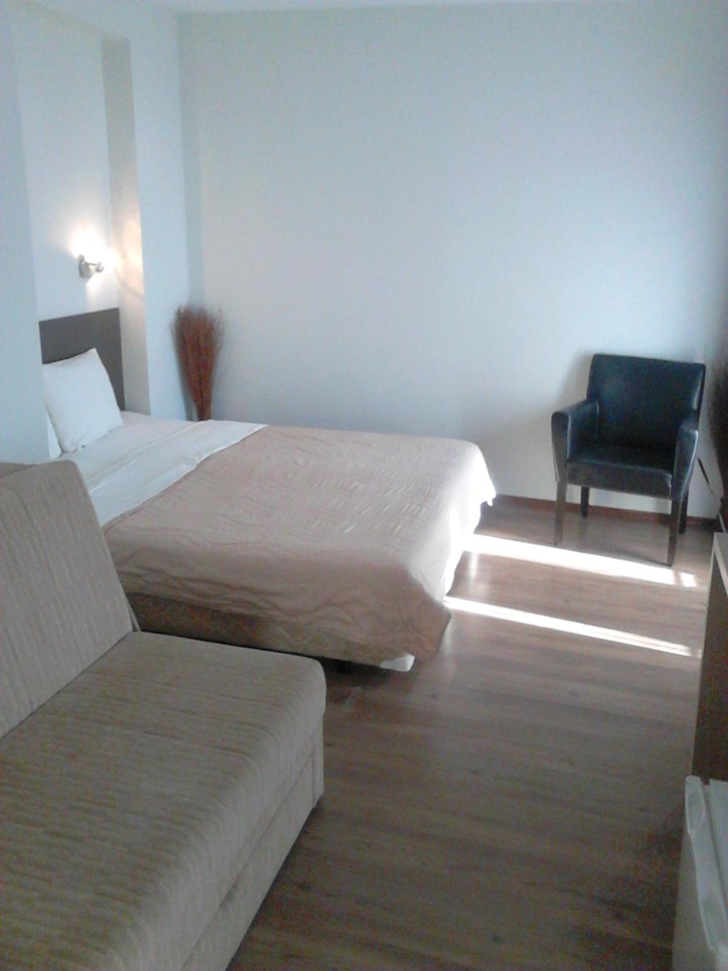 Hotel Prenociste Konstantin 2008 Ni Pokoj fotografie